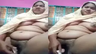 Big boobs hairy chut bhabhi masturbation video